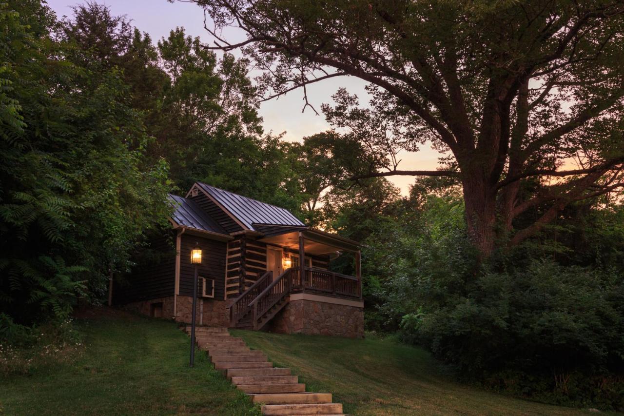 Inn And Cabins At Vaucluse Spring Stephens City Esterno foto