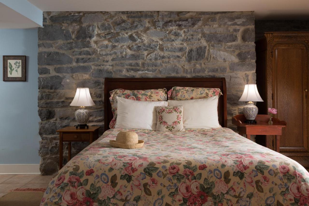 Inn And Cabins At Vaucluse Spring Stephens City Esterno foto